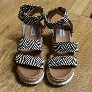 Steve Madden Black and Cream Women's wedges